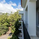 De 4*