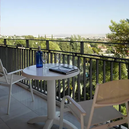 Hotel De 4*