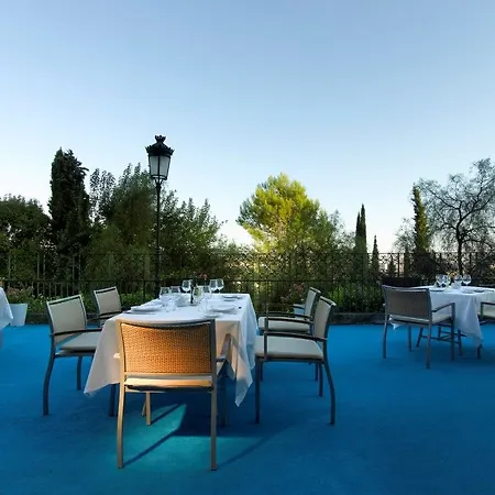 Hotel De 4*
