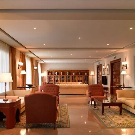 Hotel De 4*